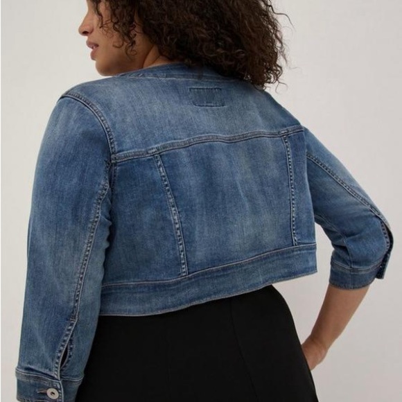 Torrid first at fit ladies collarless collar denim jacket SZ 3  button Jean. - Picture 2 of 16